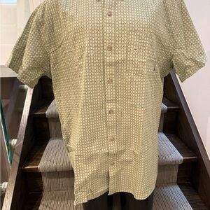 Eddie Bauer Green Button Down Casual Shirt Lightweight